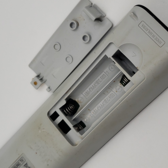 Samsung Remote Control AA63-01361A - Picture 3 of 3